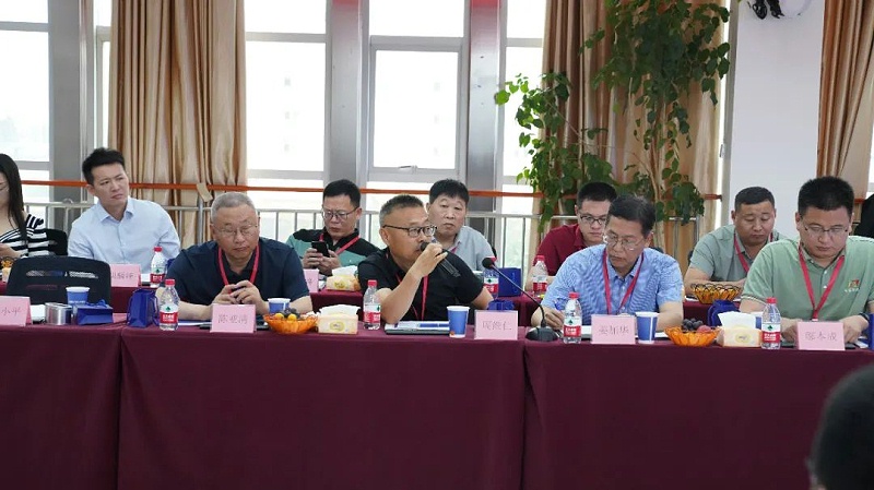 江苏省饲料工业协会到访pp电子模拟器官网集团参观交流 江苏省饲料工业协会到访pp电子模拟器官网集团参观交流