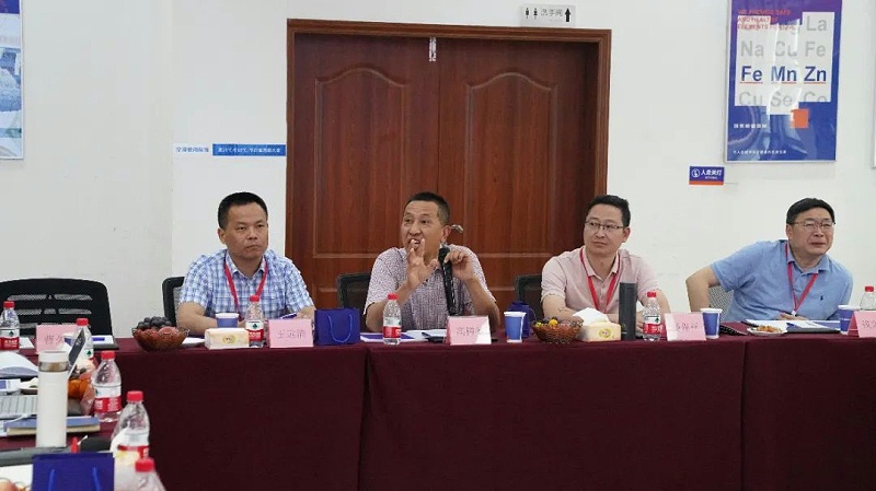 江苏省饲料工业协会到访pp电子模拟器官网集团参观交流 江苏省饲料工业协会到访pp电子模拟器官网集团参观交流