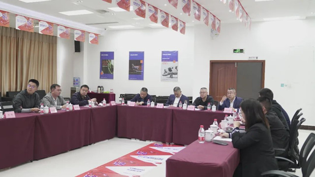 稻-畜种养循环绿色可持续发展新模式调研会照片 稻-畜种养循环绿色可持续发展新模式调研会照片